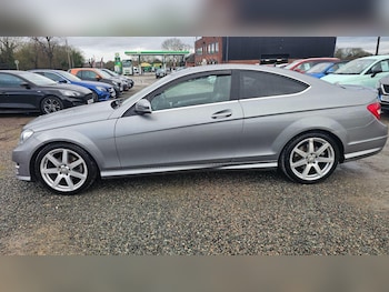 Used Mercedes-Benz C Class 2015 for sale - 77625797: Photo