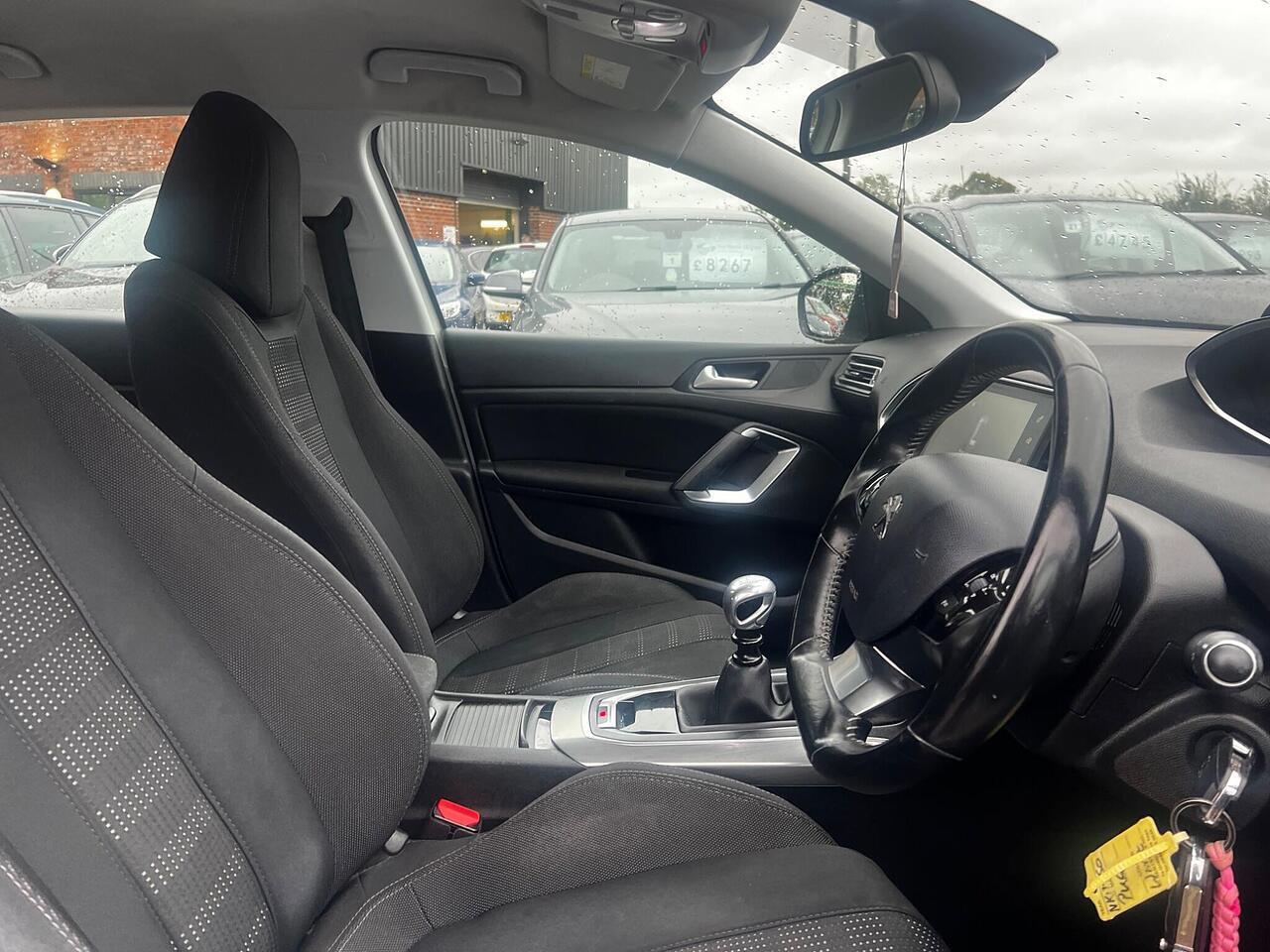 Used Peugeot 308 2017 for sale - 77549552: Photo 16