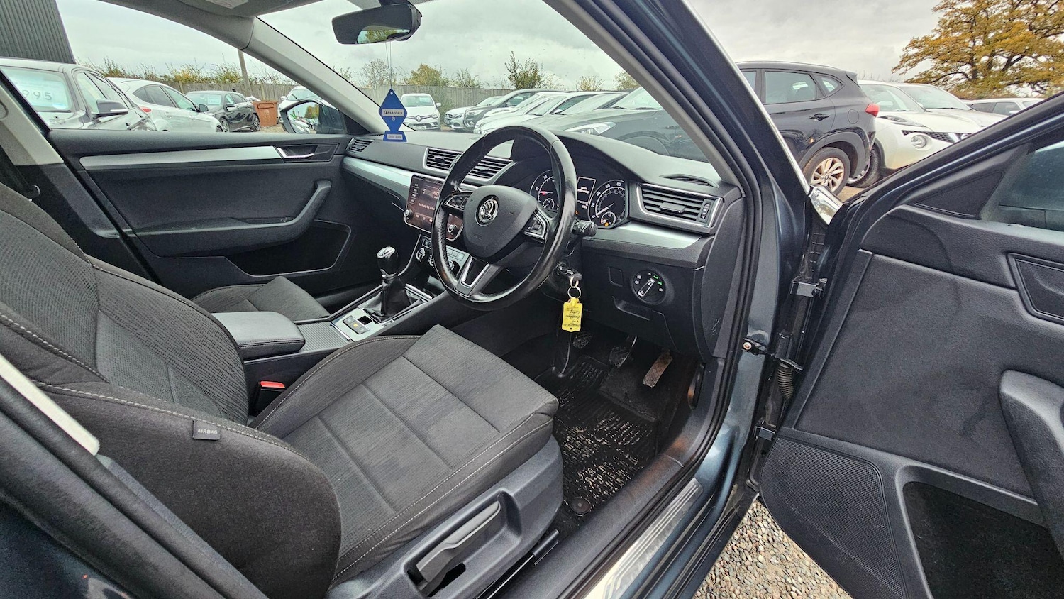 Used Skoda Superb 2017 for sale - 76991142: Photo 11