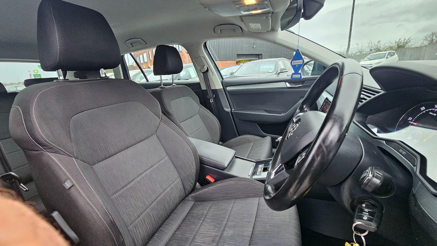 Used Skoda Superb 2017 for sale - 76991142: Photo 12