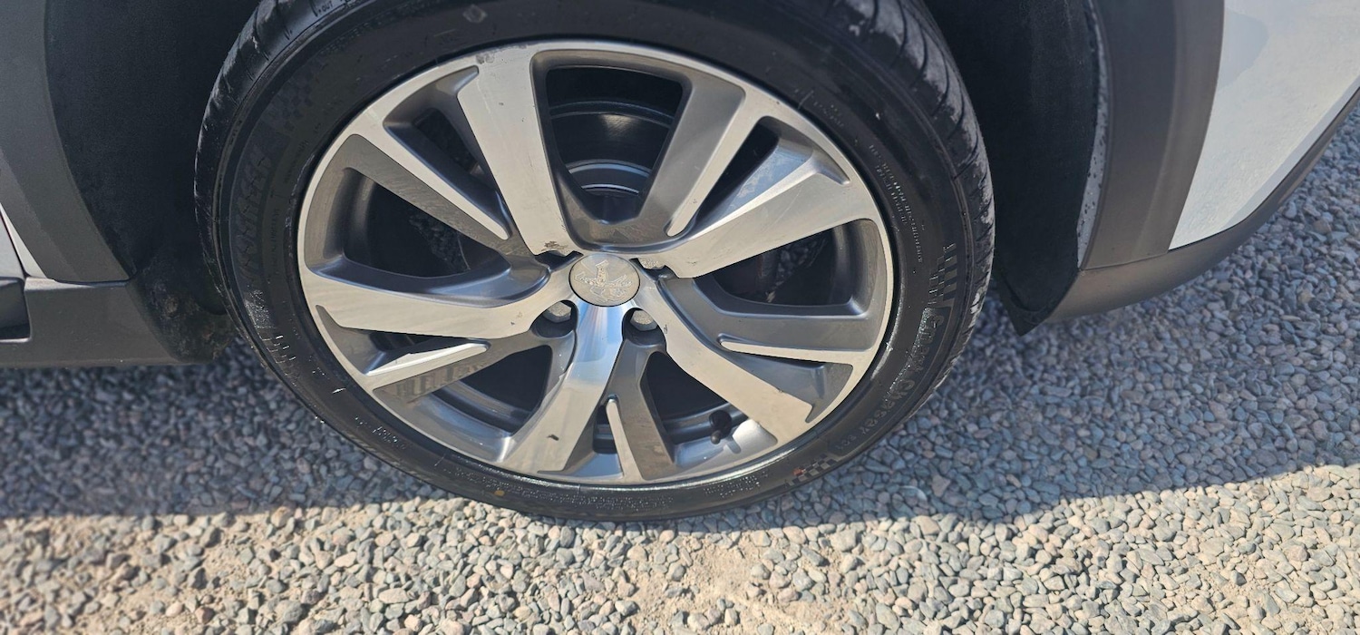 Used Peugeot 2008 2019 for sale - 76486770: Photo 11