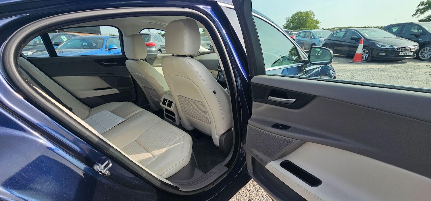 Used Jaguar XE 2017 for sale - 76486772: Photo 21