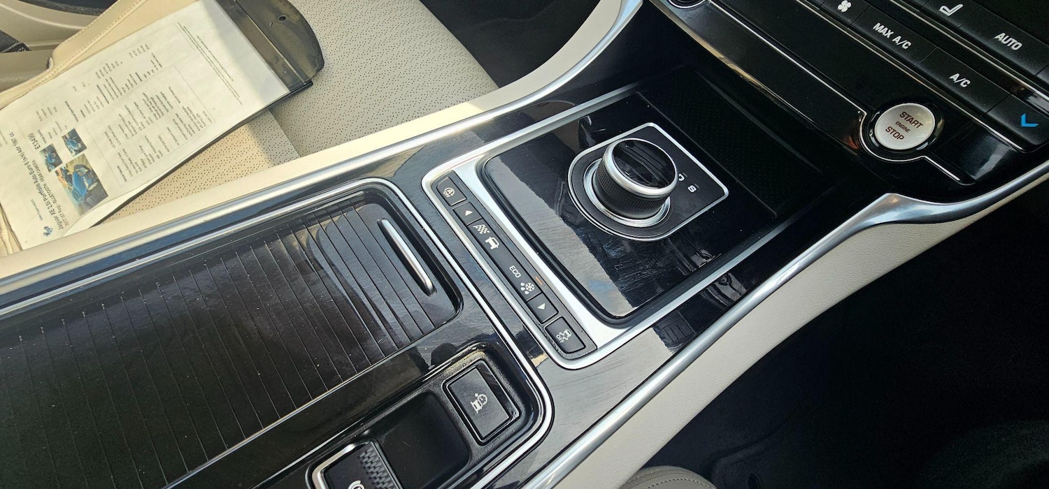 Used Jaguar XE 2017 for sale - 76486772: Photo 34