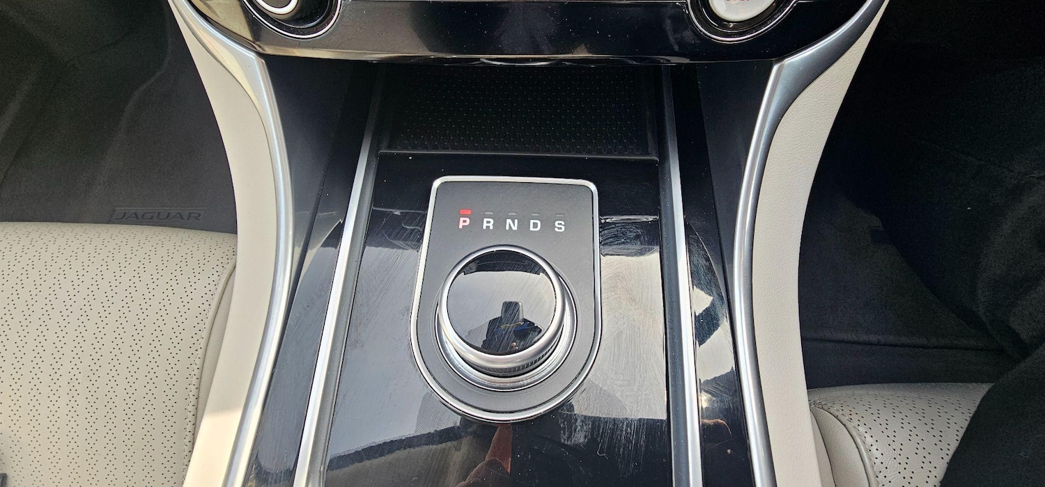 Used Jaguar XE 2017 for sale - 76486772: Photo 35