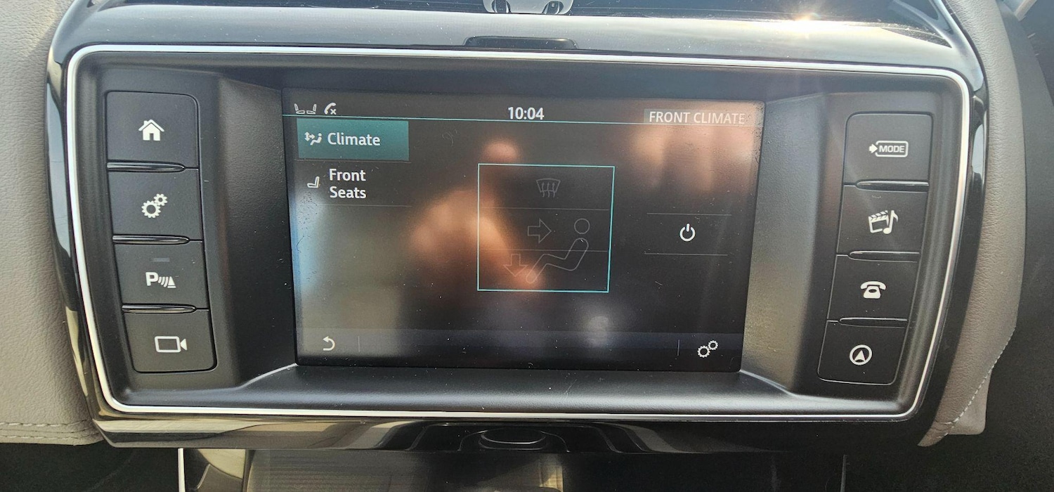 Used Jaguar XE 2017 for sale - 76486772: Photo 41