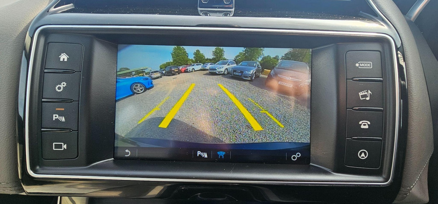 Used Jaguar XE 2017 for sale - 76486772: Photo 42