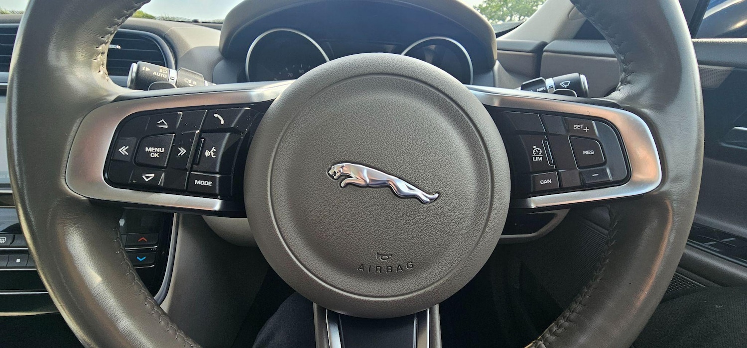 Used Jaguar XE 2017 for sale - 76486772: Photo 44