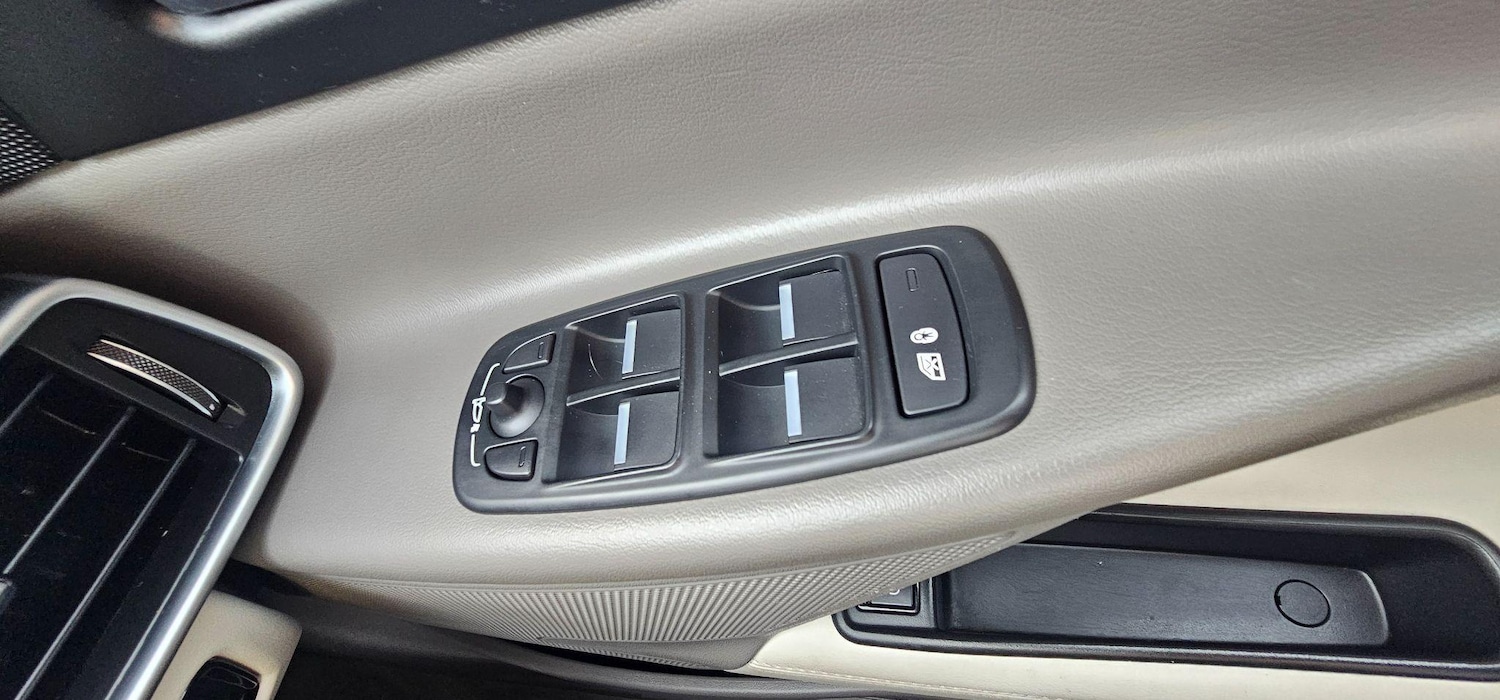 Used Jaguar XE 2017 for sale - 76486772: Photo 45