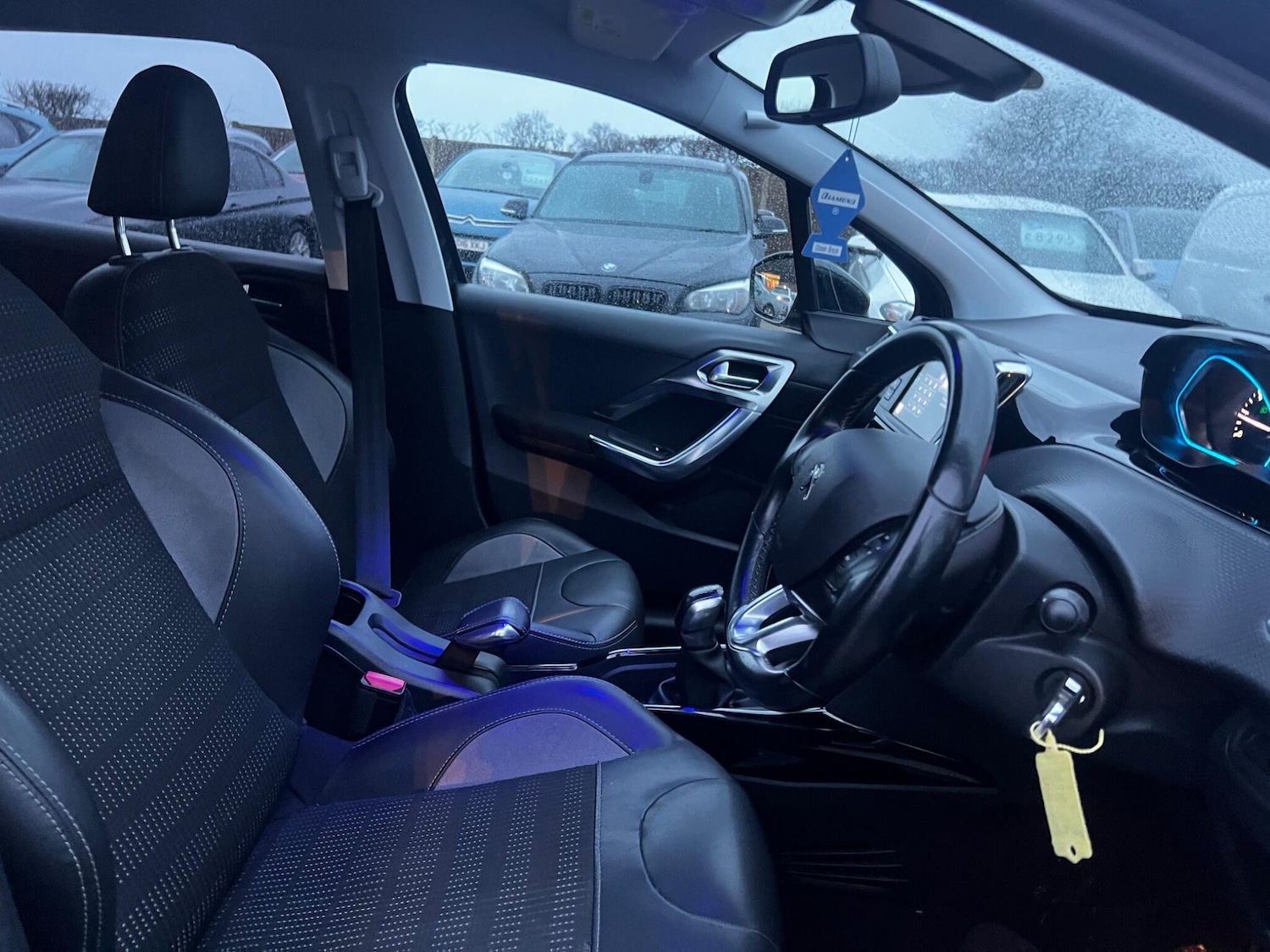 Used Peugeot 2008 2017 for sale - 76899609: Photo 15