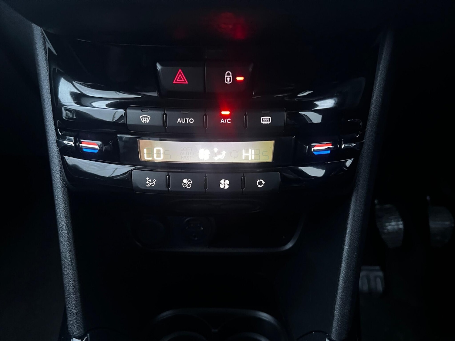 Used Peugeot 2008 2017 for sale - 76899609: Photo 29