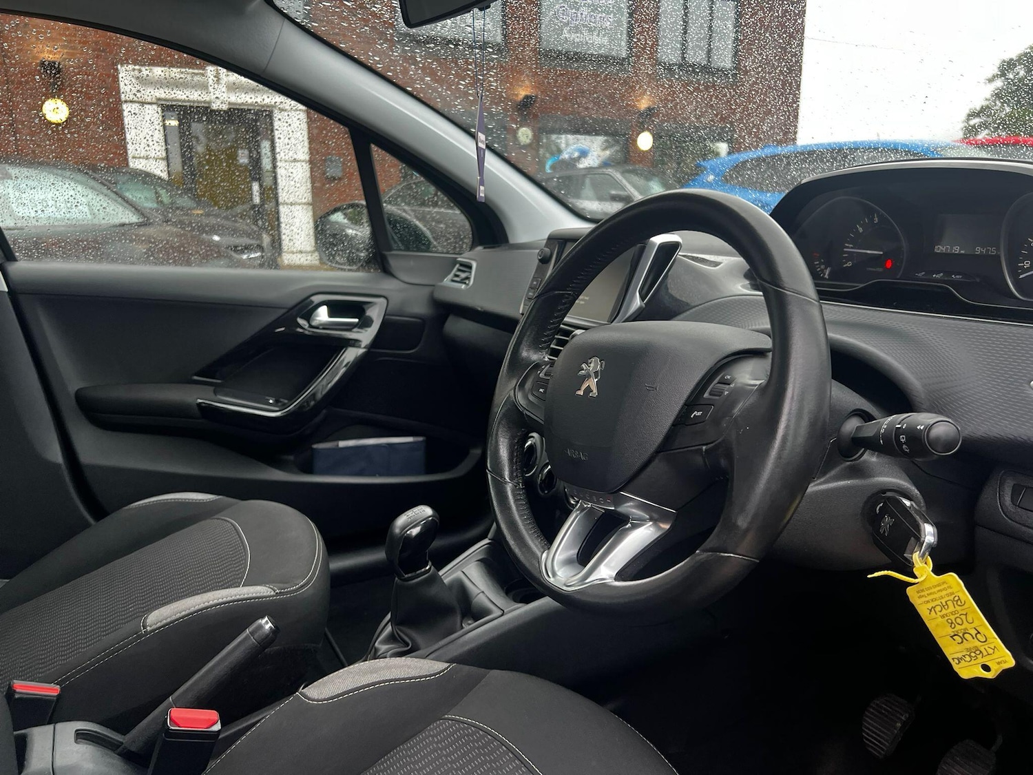 Used Peugeot 208 2016 for sale - 76486790: Photo 12