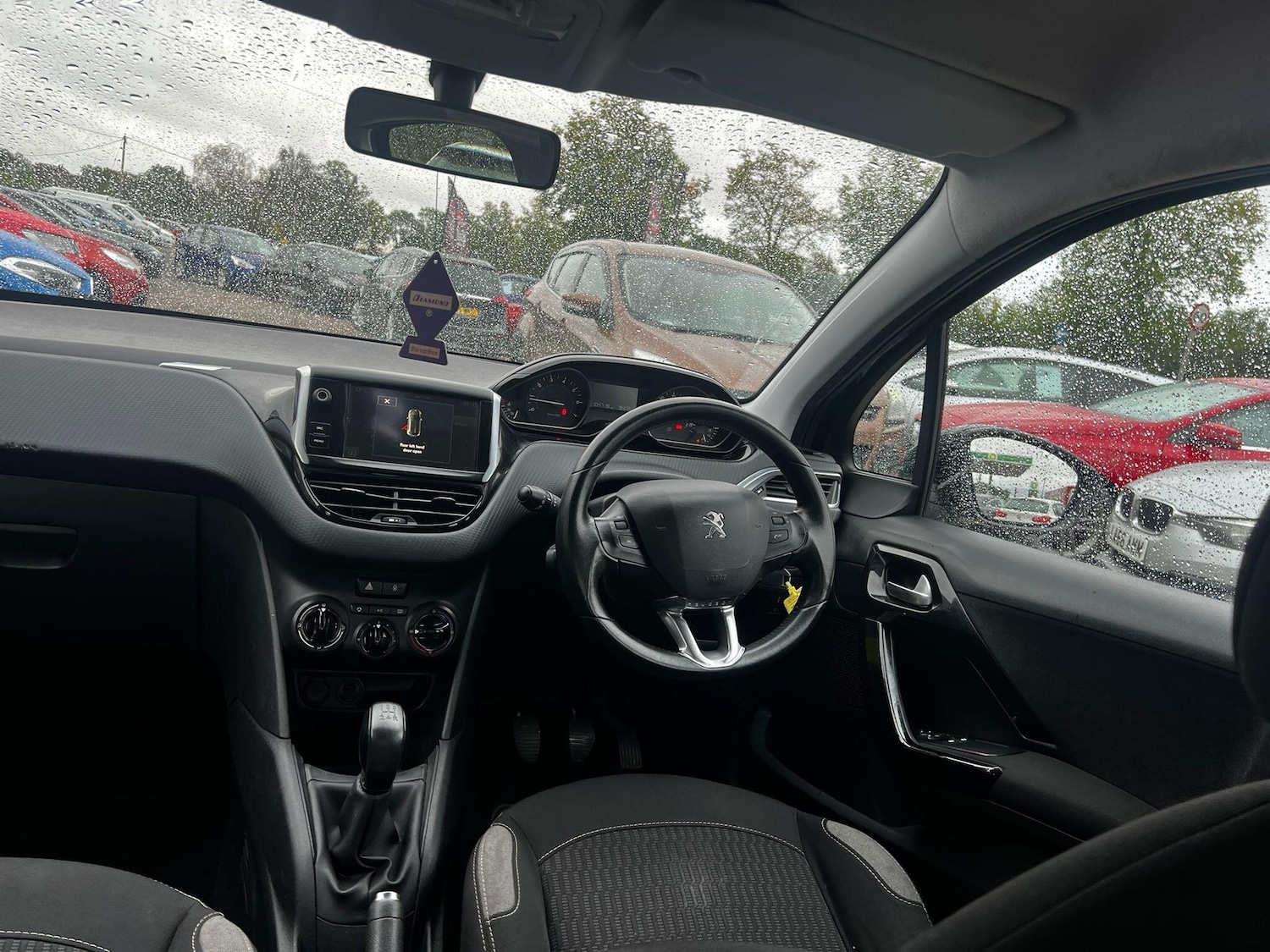 Used Peugeot 208 2016 for sale - 76486790: Photo 21