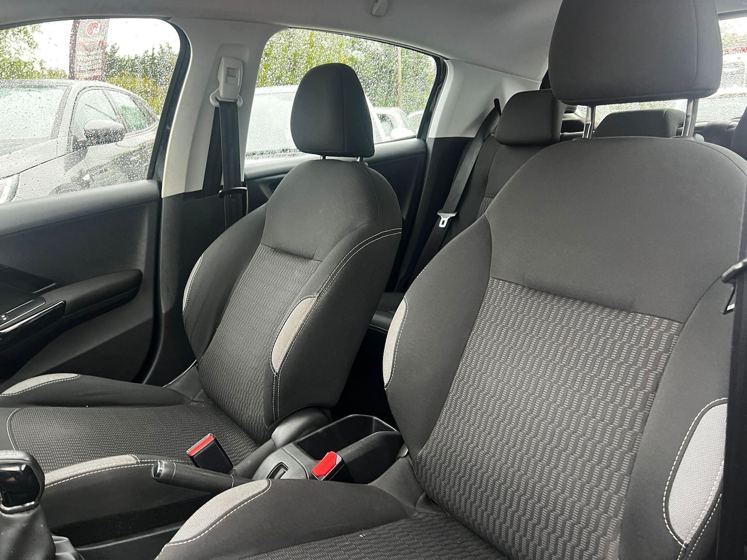 Used Peugeot 208 2016 for sale - 76486790: Photo 22