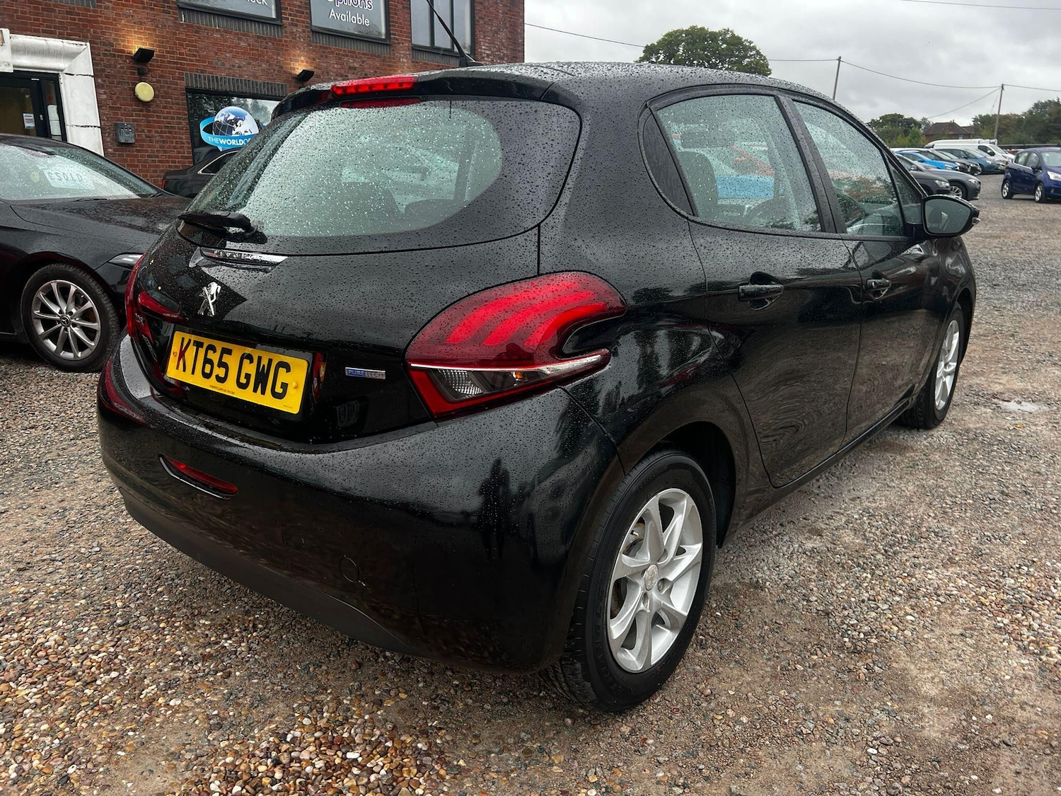 Used Peugeot 208 2016 for sale - 76486790: Photo 4