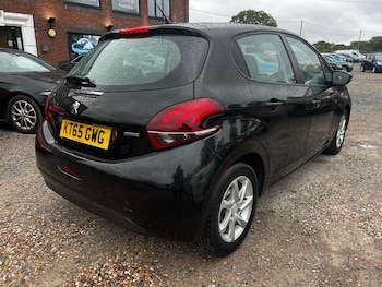 Used Peugeot 208 2016 for sale - 76486790: Photo