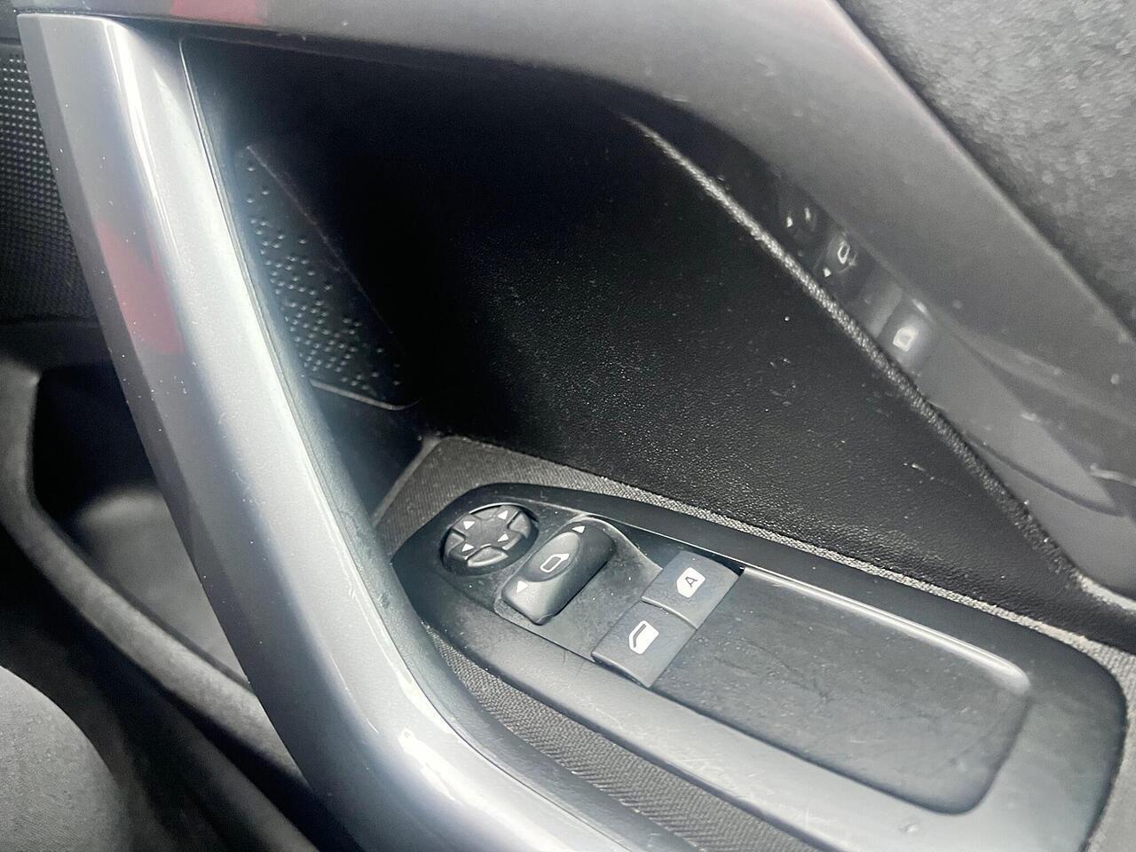 Used Peugeot 2008 2018 for sale - 77376783: Photo 22