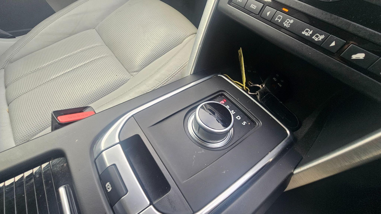 Used Land Rover Discovery Sport 2015 for sale - 77440650: Photo 24