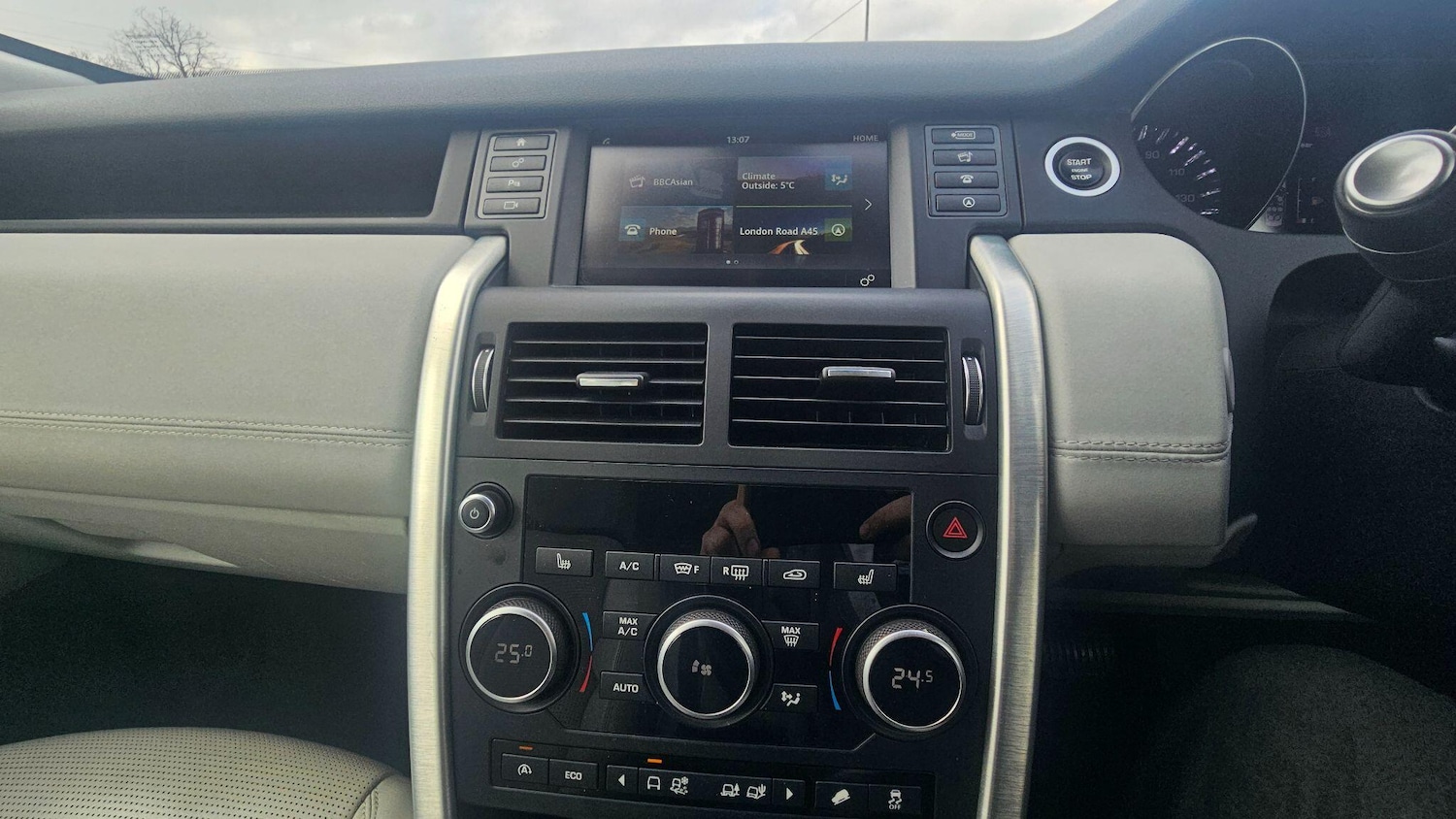 Used Land Rover Discovery Sport 2015 for sale - 77440650: Photo 25