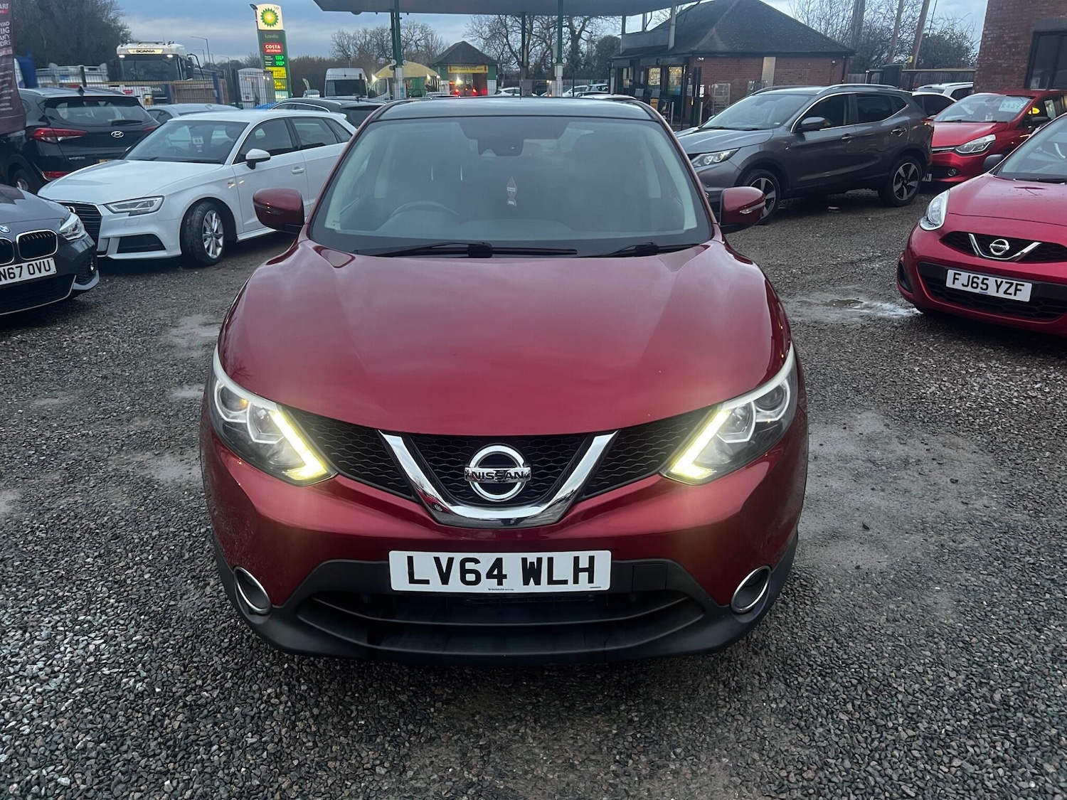 Used Nissan Qashqai 2014 for sale - 76975536: Photo 2