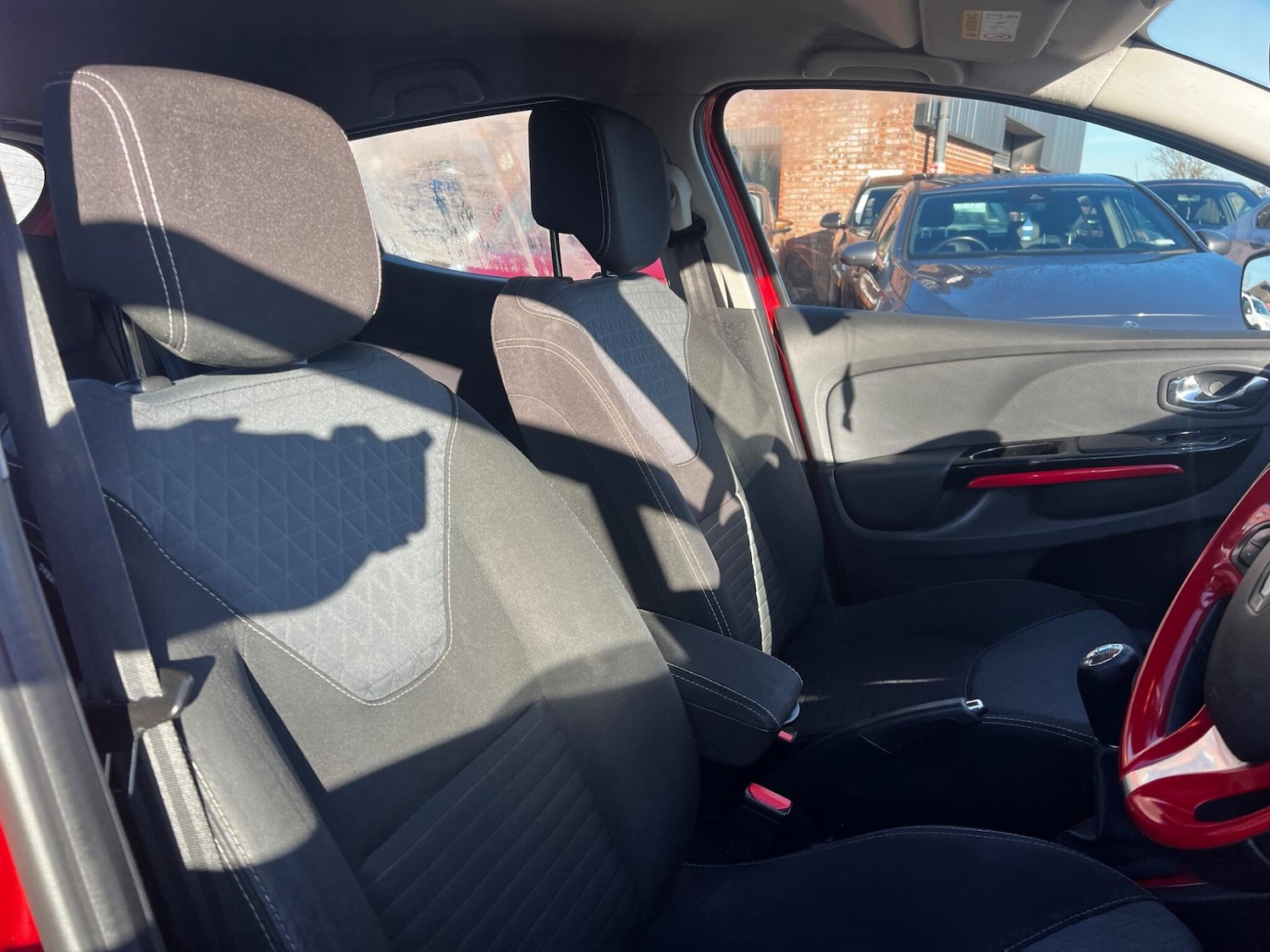 Used Renault Clio 2014 for sale - 76995300: Photo 13