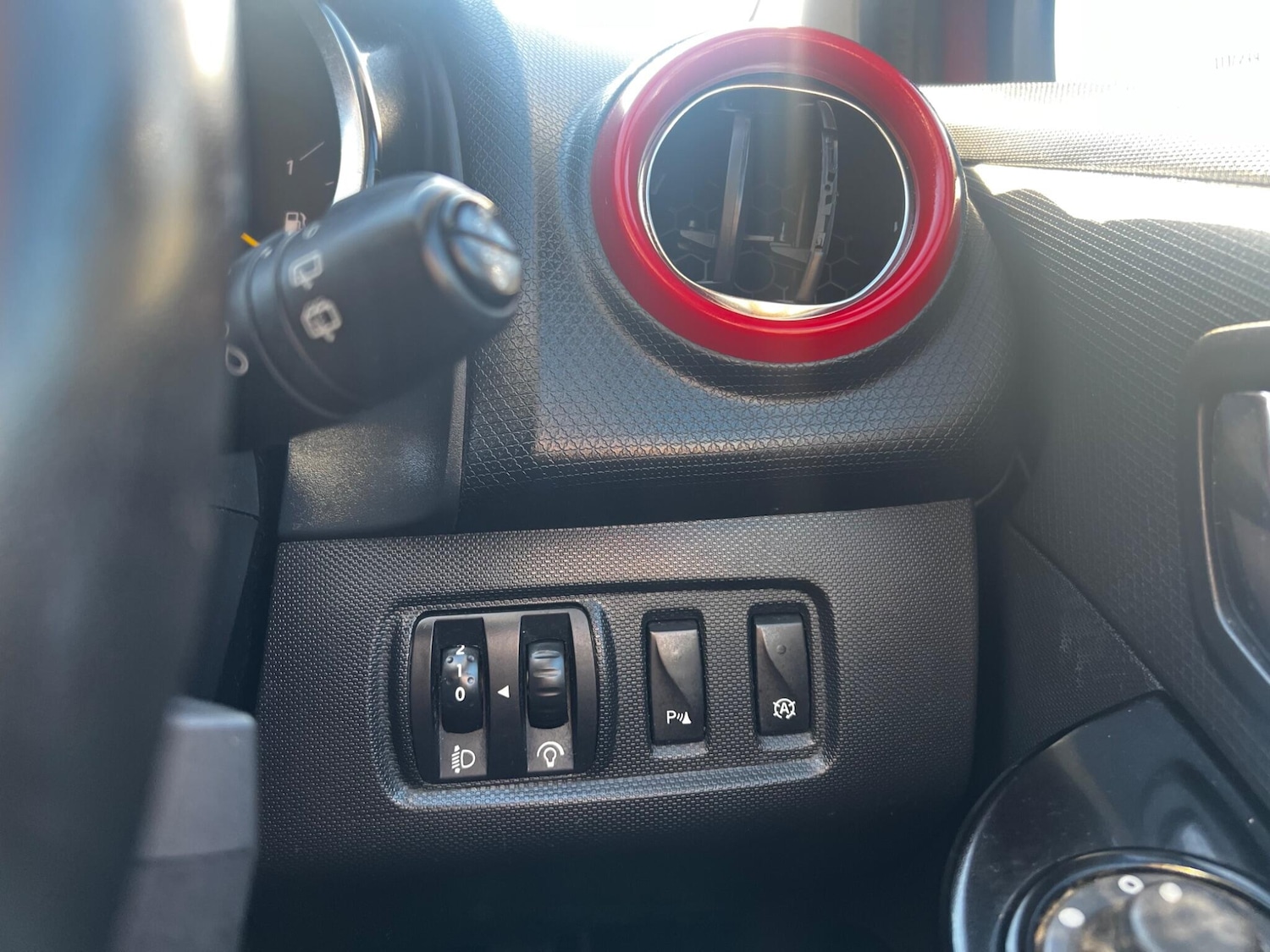 Used Renault Clio 2014 for sale - 76995300: Photo 19