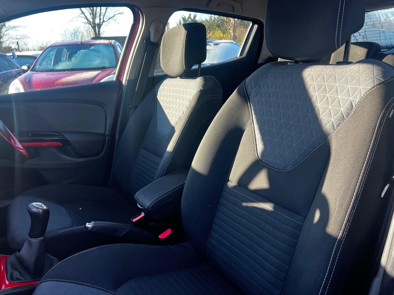 Used Renault Clio 2014 for sale - 76995300: Photo 28