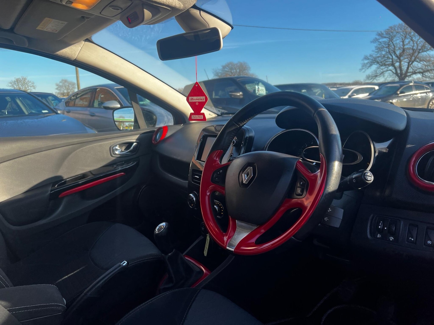 Used Renault Clio 2014 for sale - 76995300: Photo 32