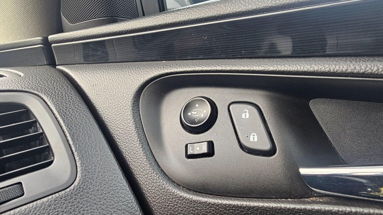 Used Vauxhall Insignia 2015 for sale - 76975965: Photo 37