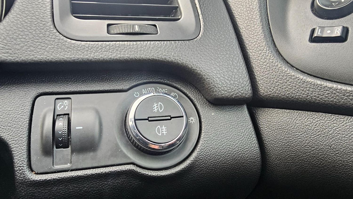 Used Vauxhall Insignia 2015 for sale - 76975965: Photo 38