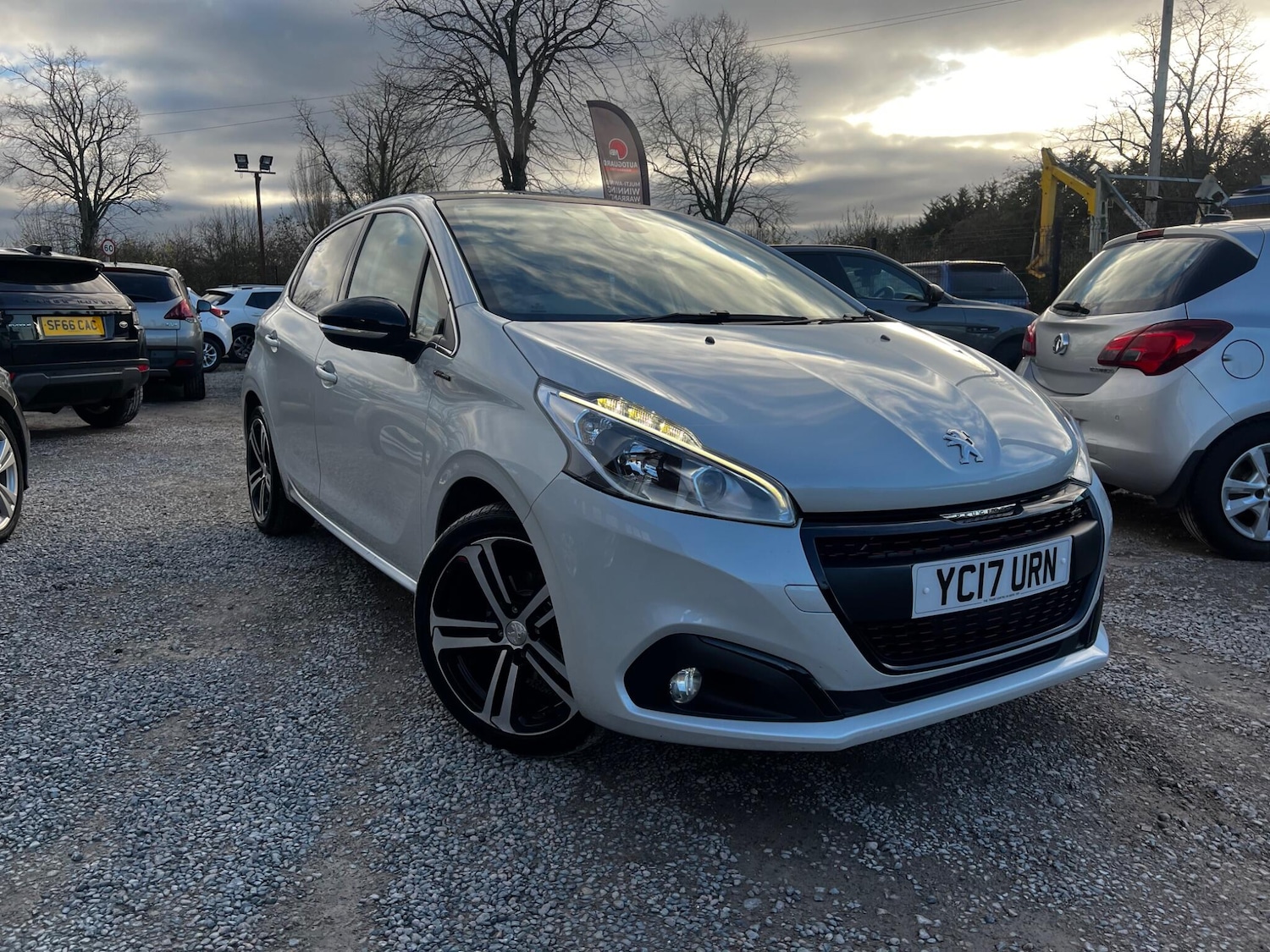 Used Peugeot 208 2017 for sale - 76645384: Photo 1