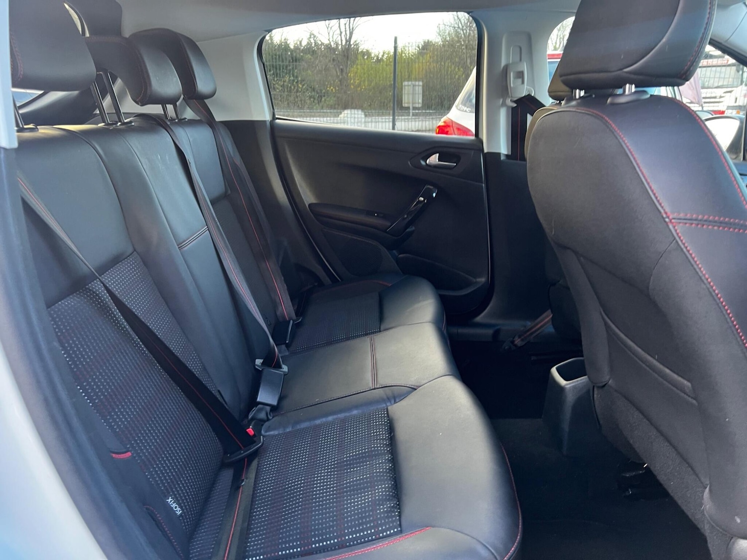 Used Peugeot 208 2017 for sale - 76645384: Photo 18