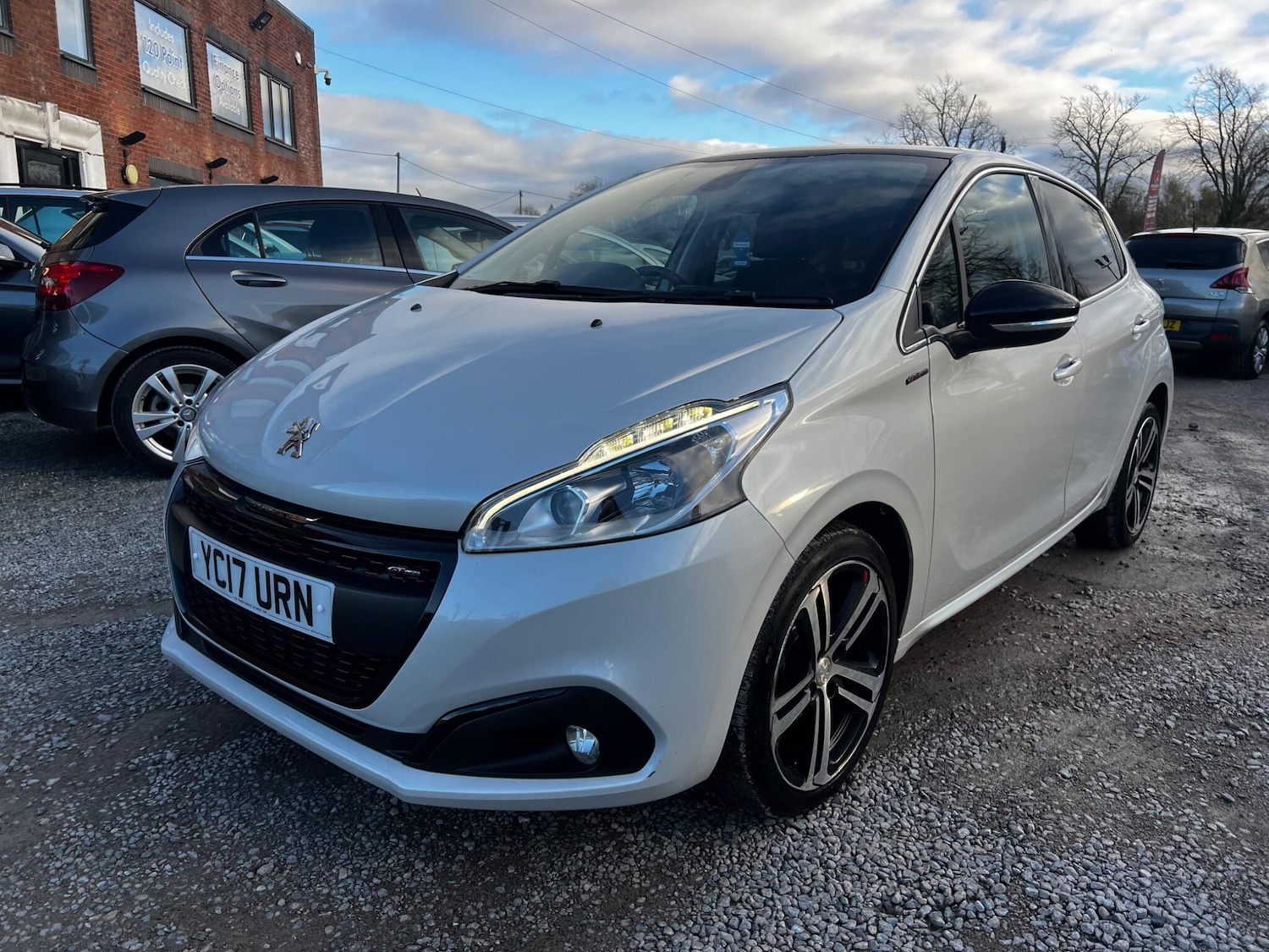 Used Peugeot 208 2017 for sale - 76645384: Photo 3