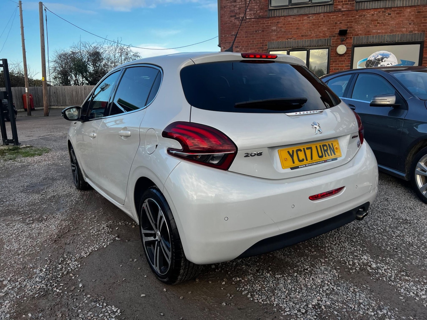 Used Peugeot 208 2017 for sale - 76645384: Photo 4