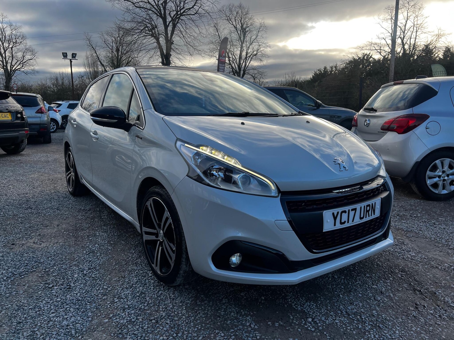 Used Peugeot 208 2017 for sale - 76645384: Photo 5