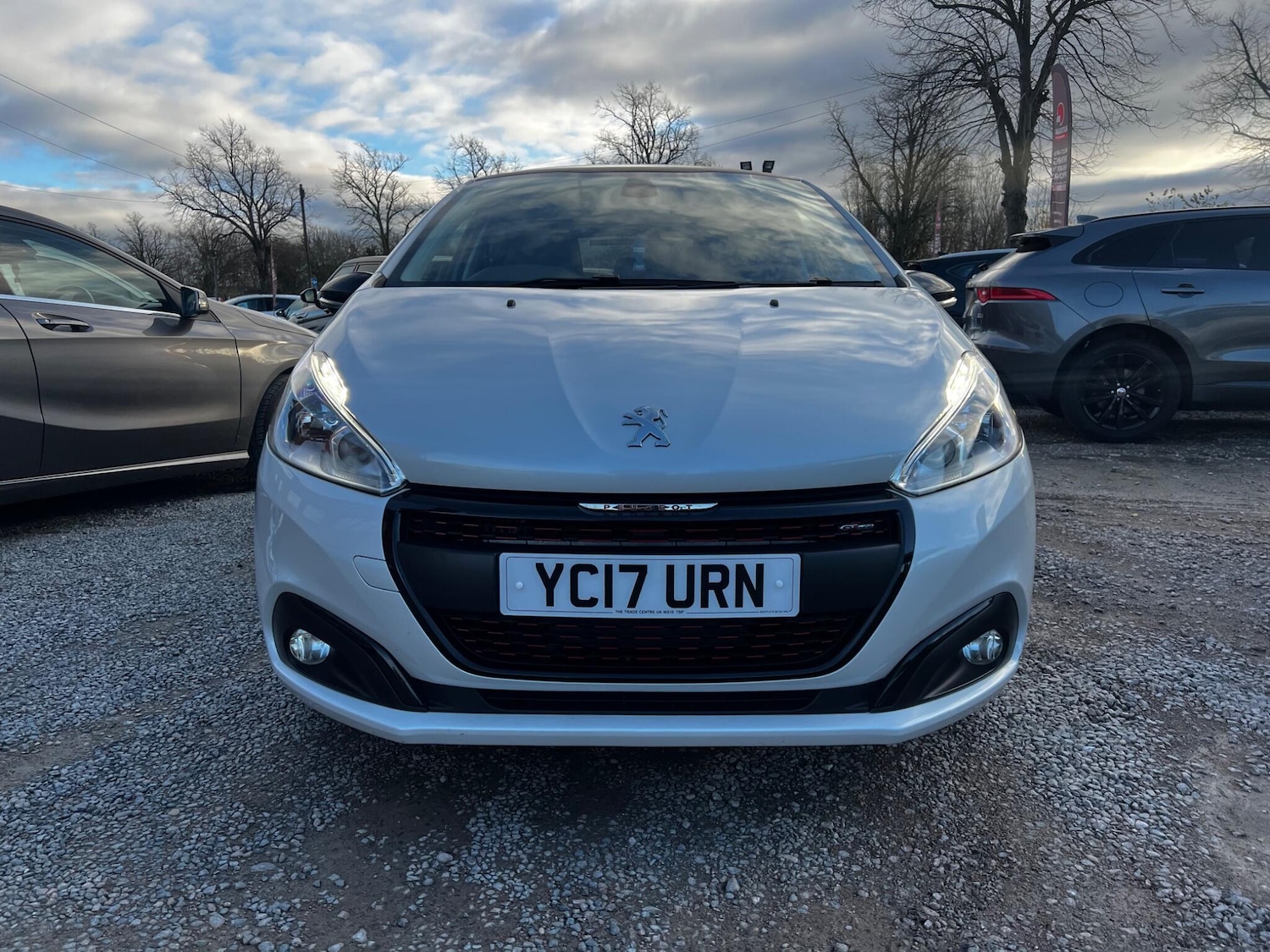 Used Peugeot 208 2017 for sale - 76645384: Photo 6