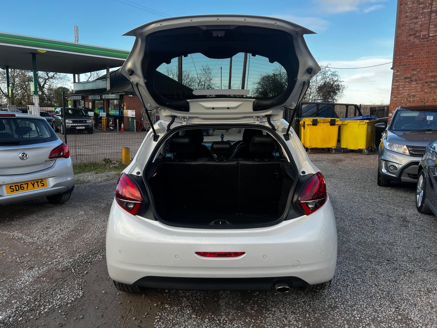 Used Peugeot 208 2017 for sale - 76645384: Photo 9