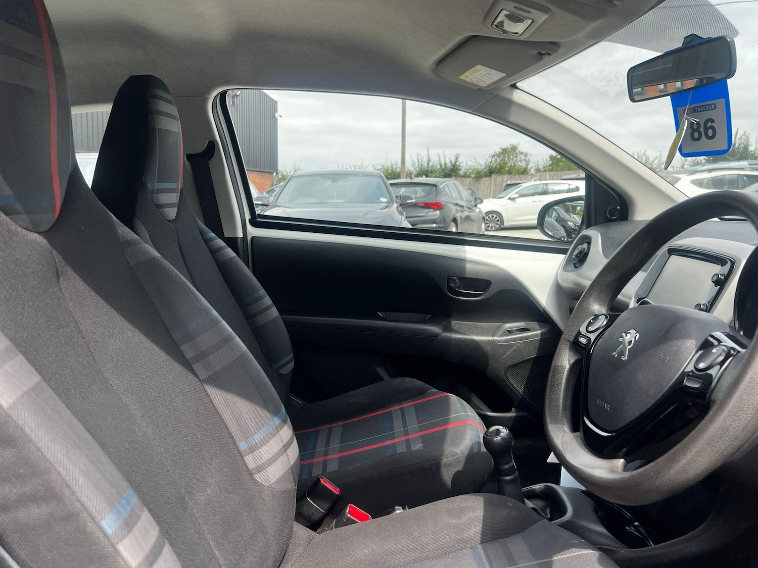 Used Peugeot 108 2014 for sale - 76486705: Photo 15