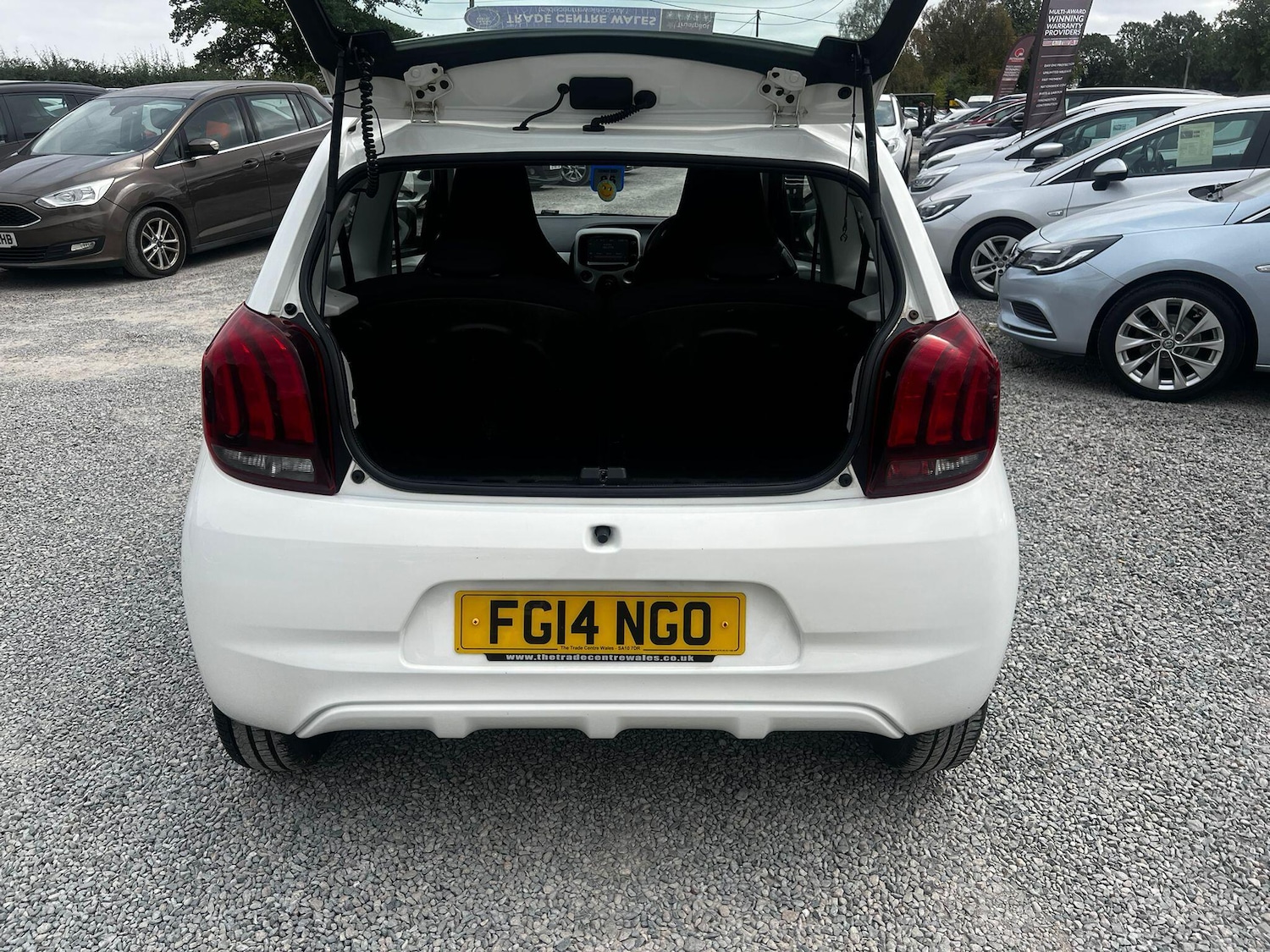 Used Peugeot 108 2014 for sale - 76486705: Photo 9