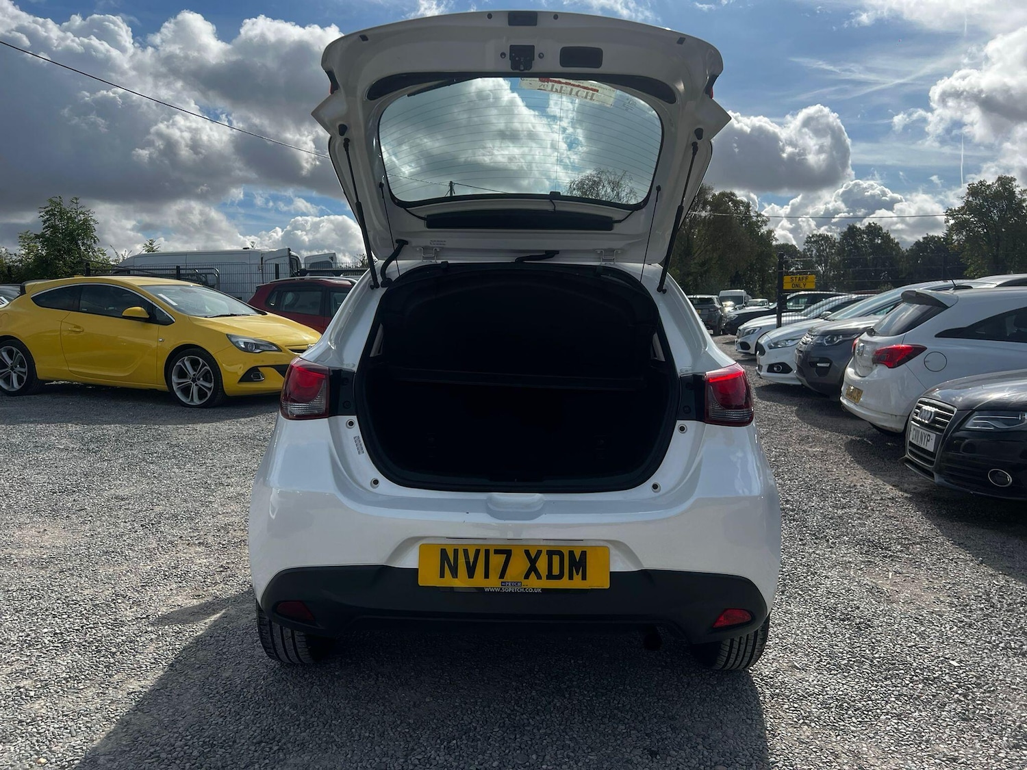 Used Mazda Mazda2 2017 for sale - 76486710: Photo 28