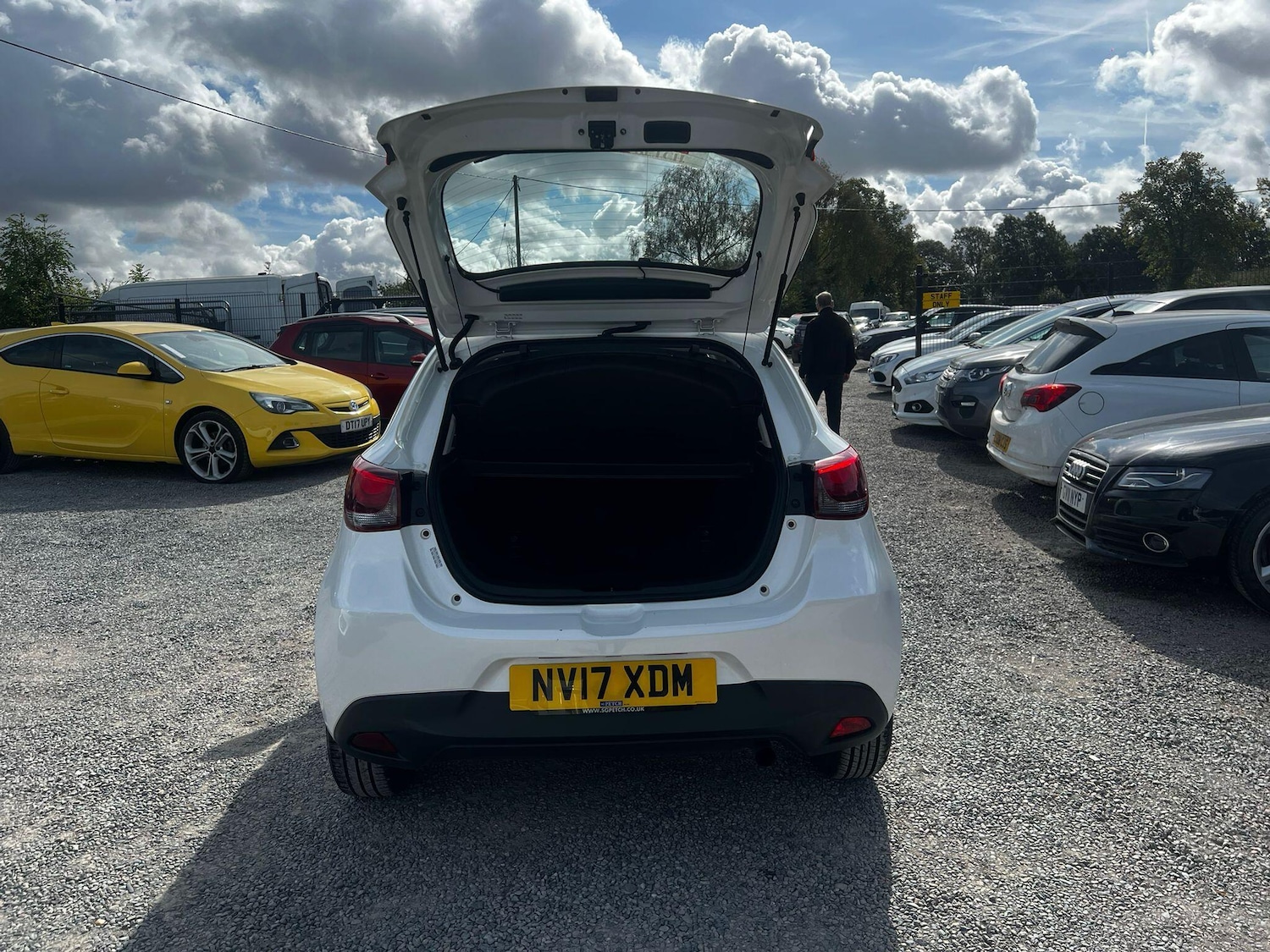 Used Mazda Mazda2 2017 for sale - 76486710: Photo 9