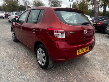 Used Dacia Sandero 2017 for sale - 76486722: Photo