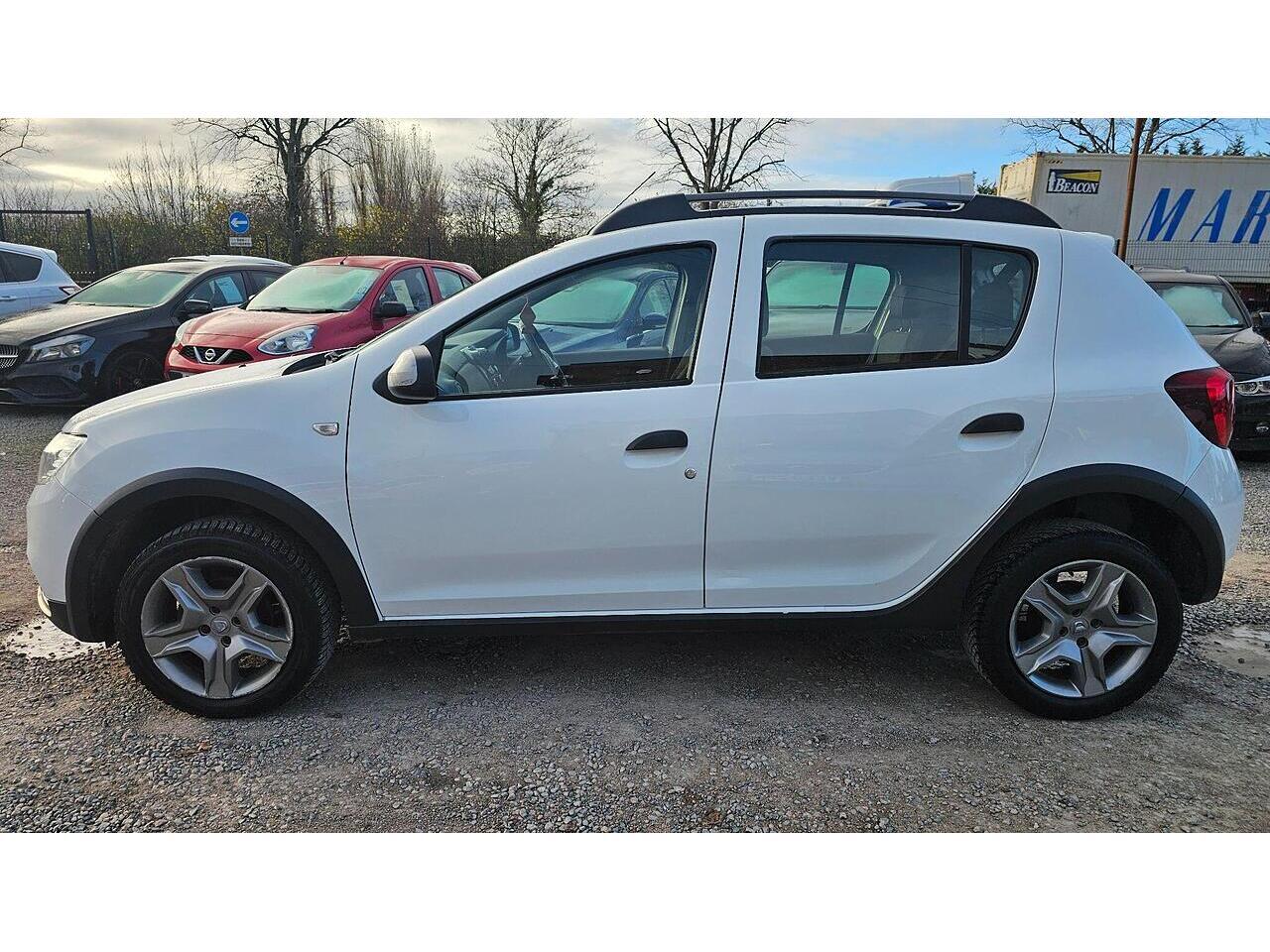 Used Dacia Sandero Stepway 2017 for sale - 77029085: Photo 4