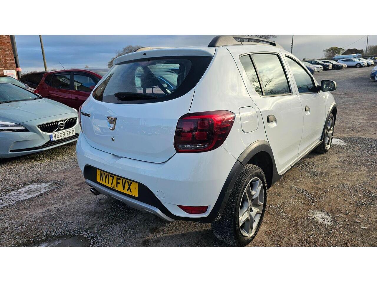 Used Dacia Sandero Stepway 2017 for sale - 77029085: Photo 7