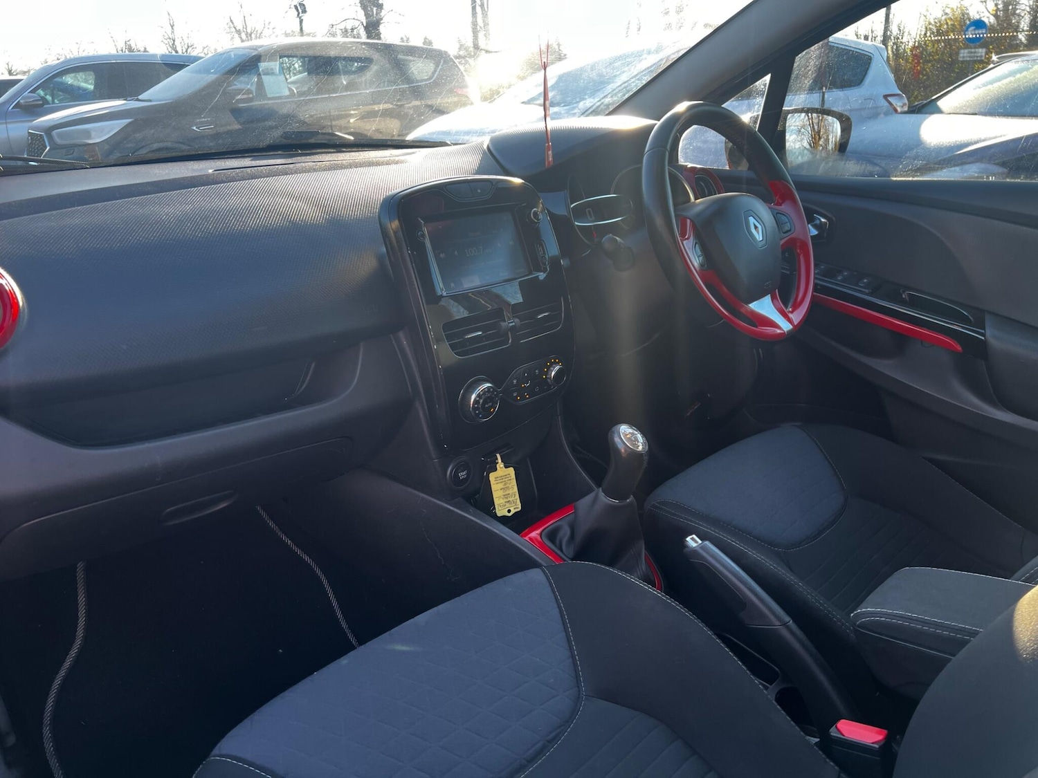 Used Renault Clio 2014 for sale - 76658286: Photo 11