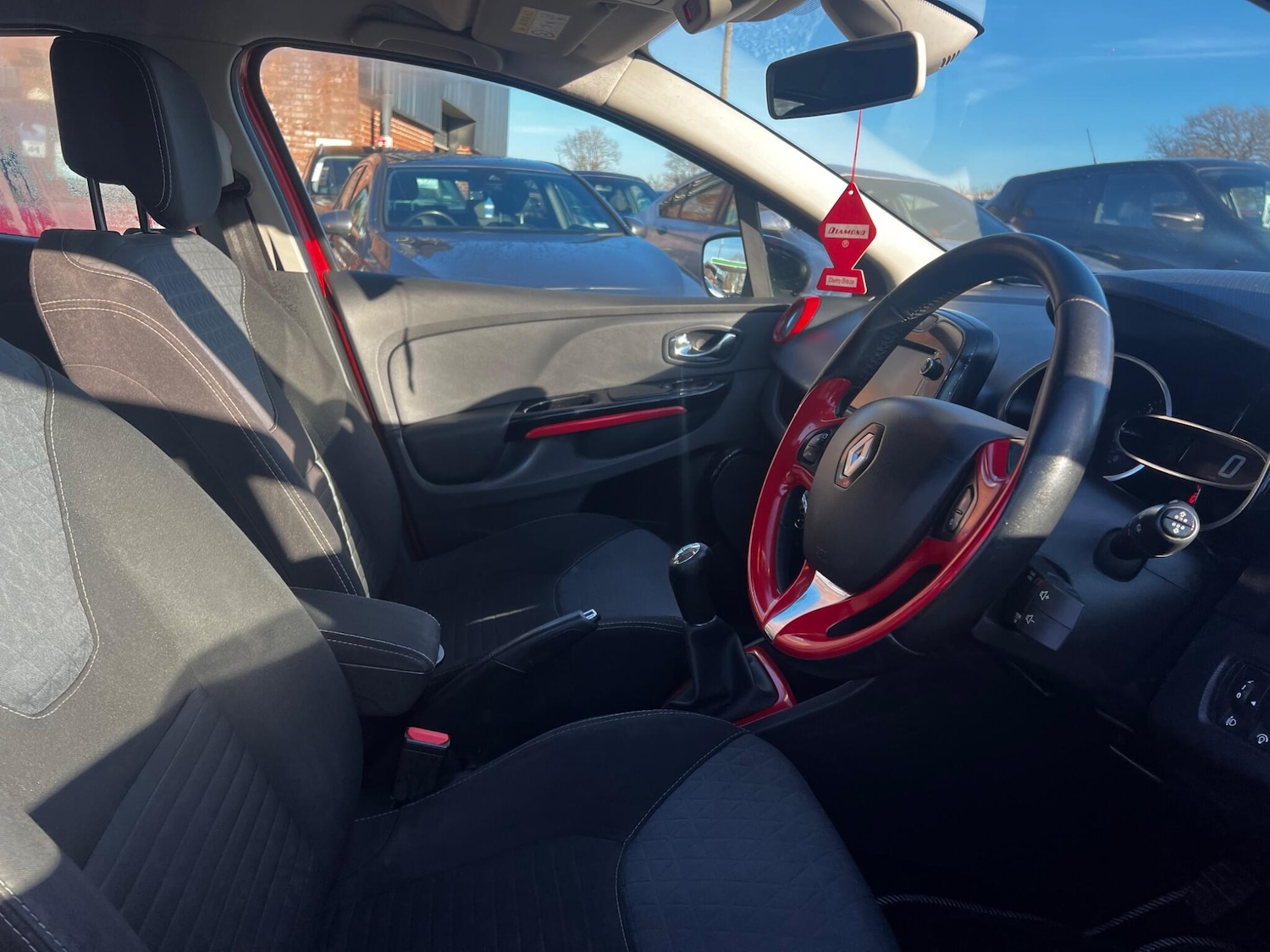 Used Renault Clio 2014 for sale - 76658286: Photo 14