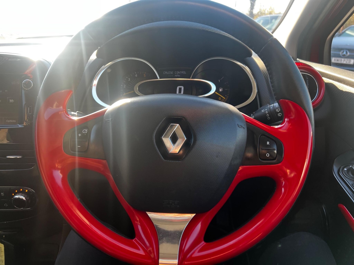 Used Renault Clio 2014 for sale - 76658286: Photo 27