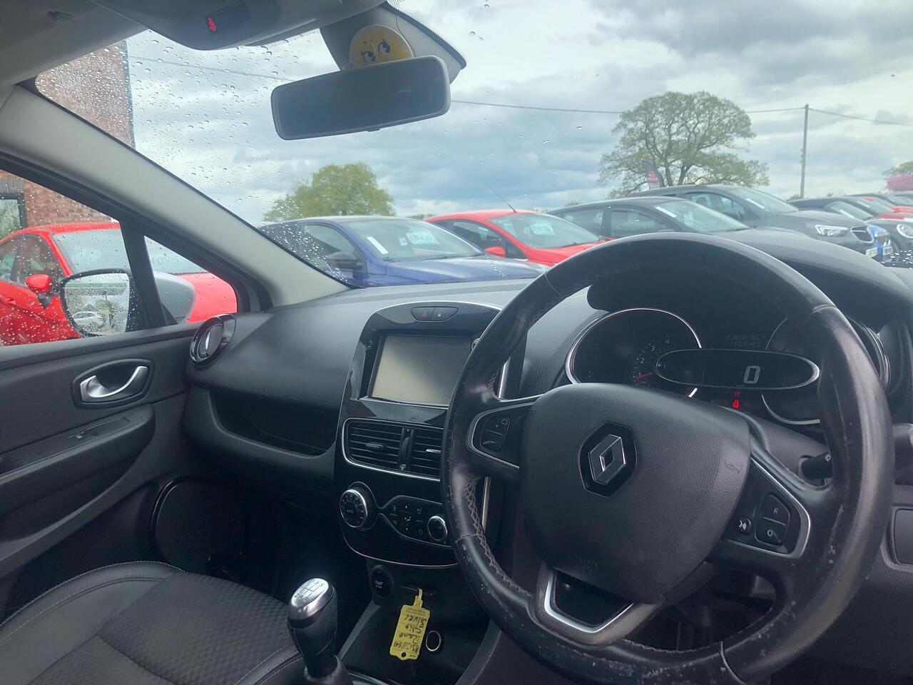 Used Renault Clio 2017 for sale - 77376111: Photo 12