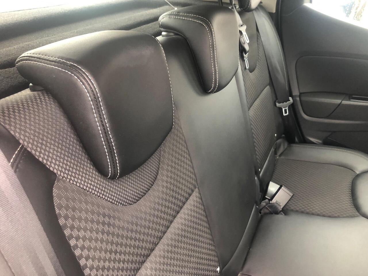 Used Renault Clio 2017 for sale - 77376111: Photo 19