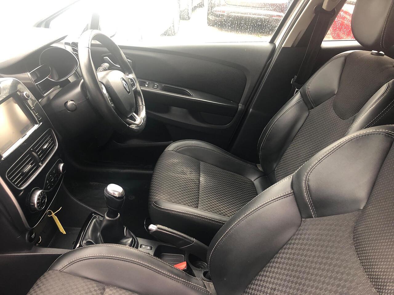 Used Renault Clio 2017 for sale - 77376111: Photo 38