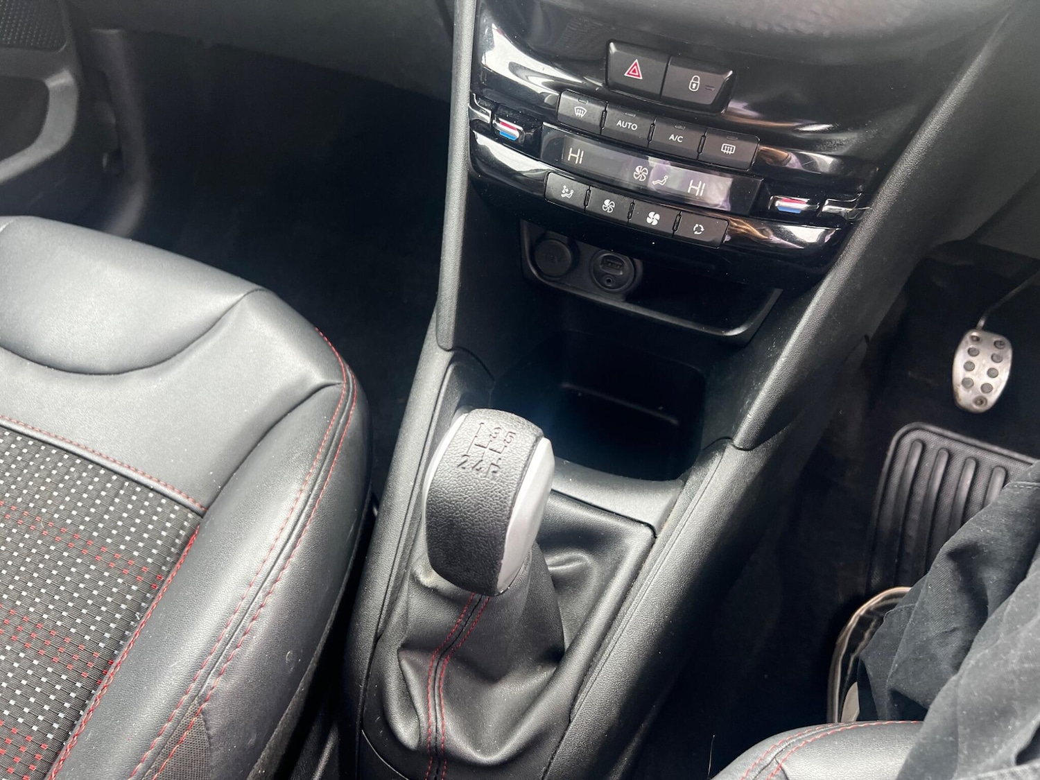 Used Peugeot 208 2016 for sale - 76486777: Photo 26